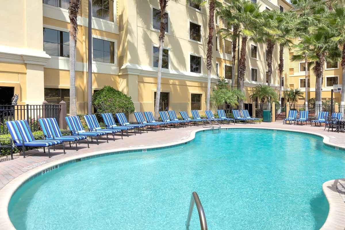 Universal Area Hotel - Free Breakfast